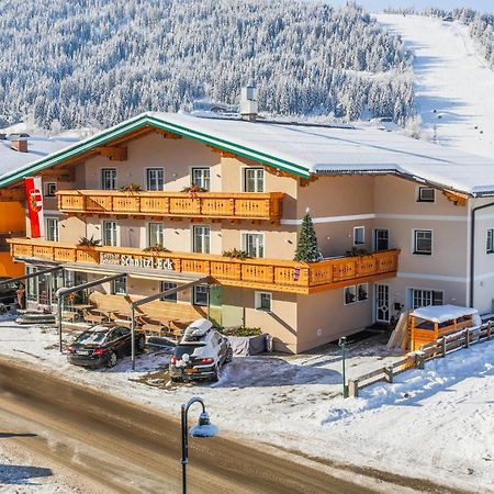 Schnitzl-Eck Hotel Flachau Exterior photo