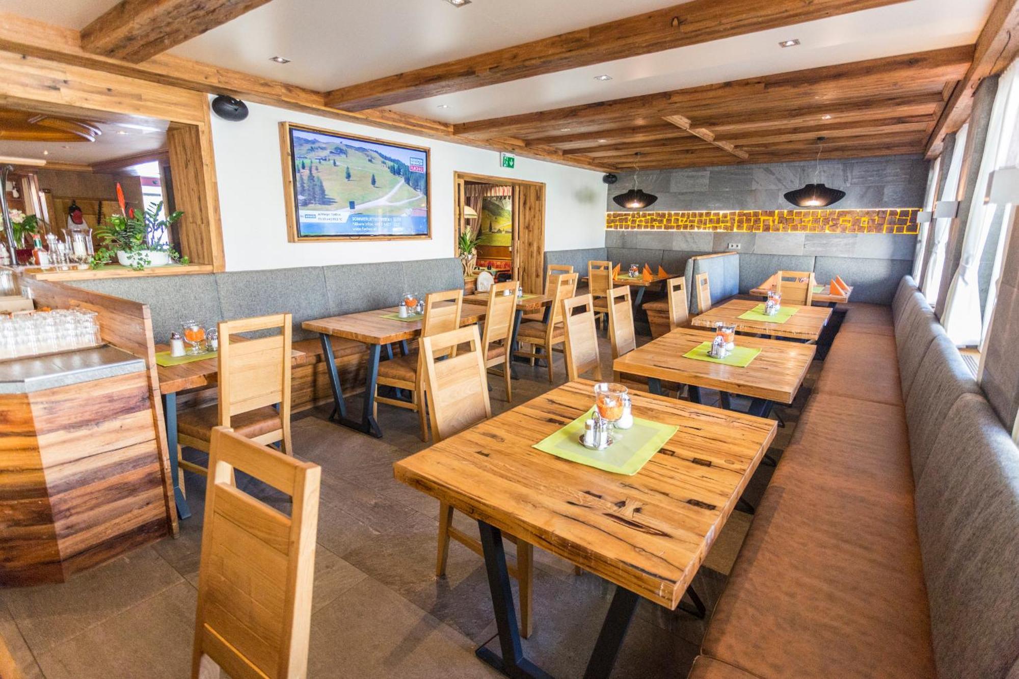 Schnitzl-Eck Hotel Flachau Exterior photo
