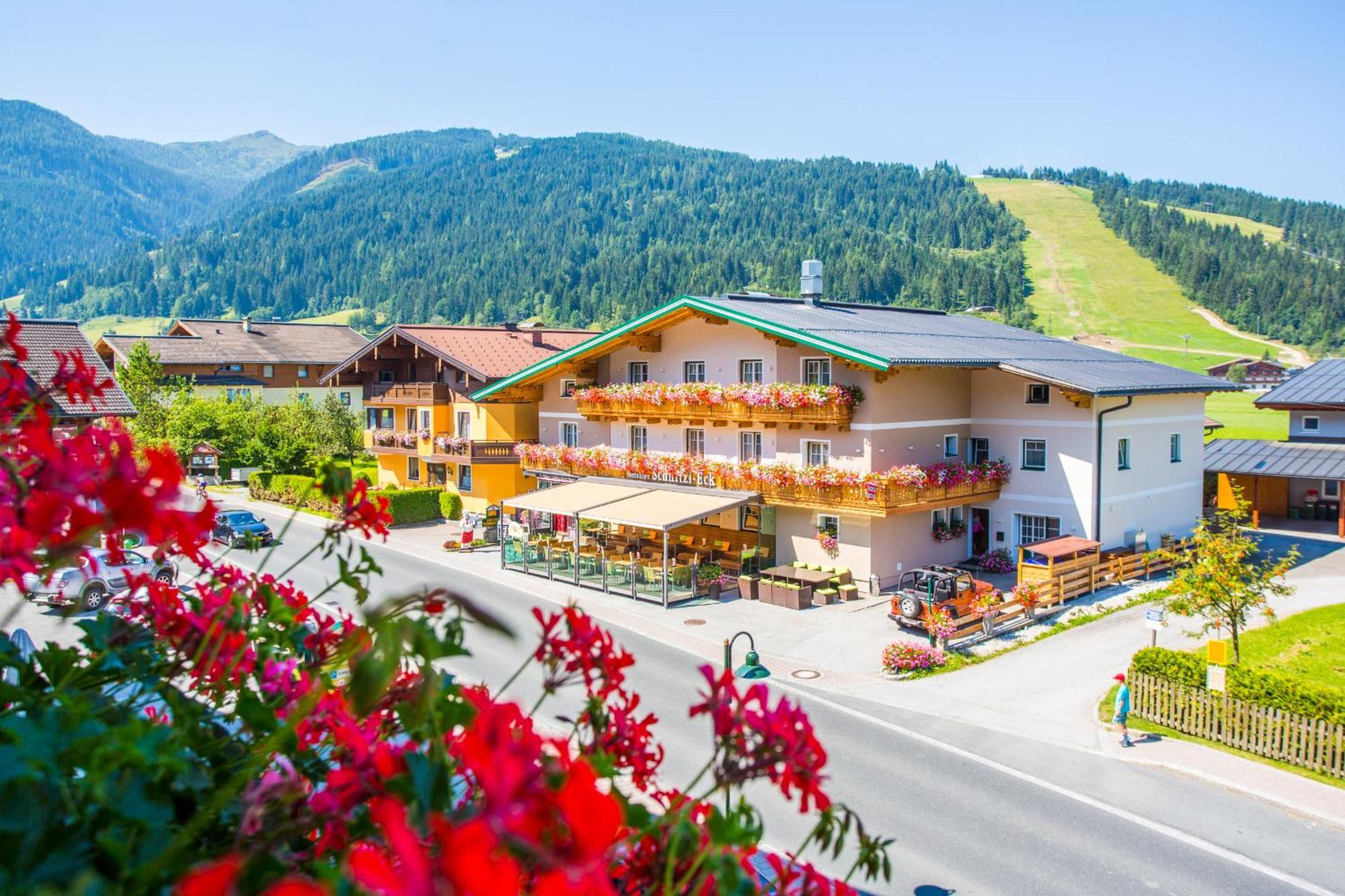 Schnitzl-Eck Hotel Flachau Exterior photo